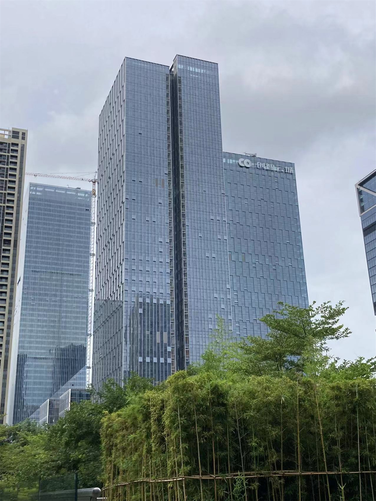 深圳留仙洞总部基地最新建设的超高层立面库 - 品素品设计
