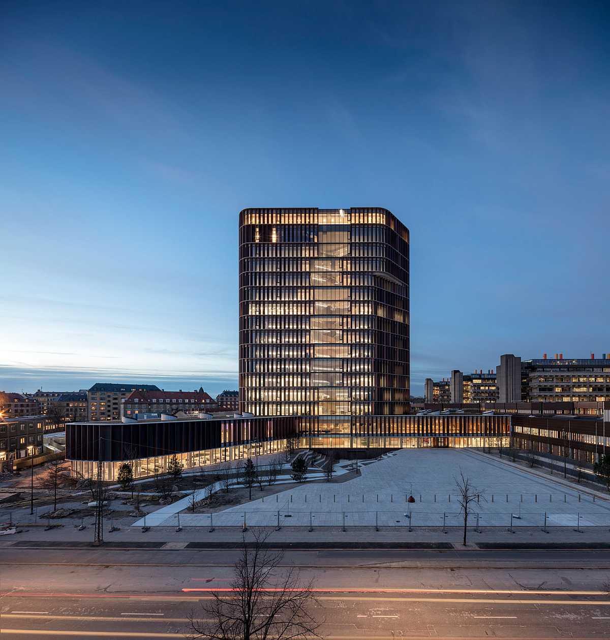 maersk tower, extension of the panum complex at