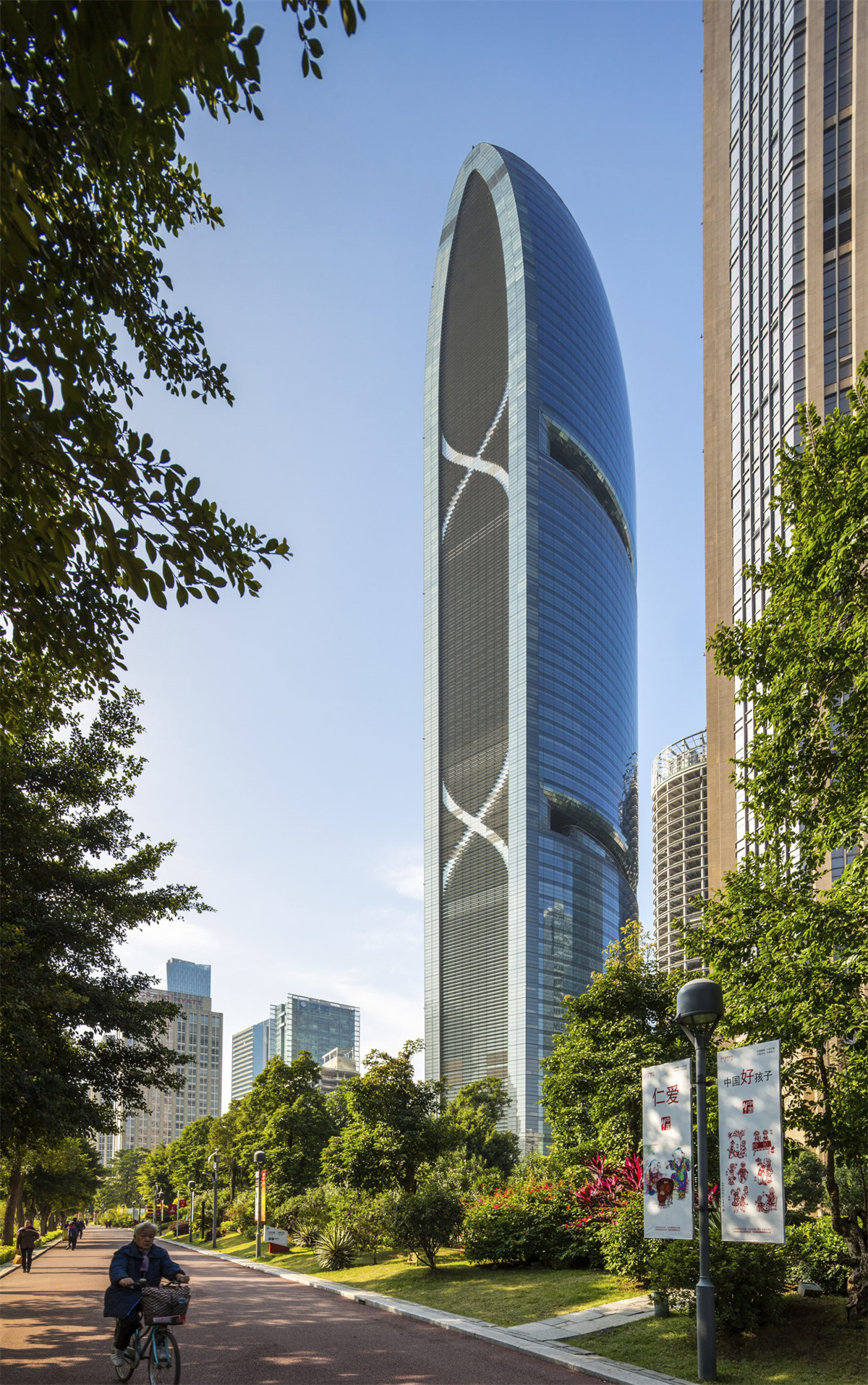 广州珠江城大厦高层建筑节能设计的典范som