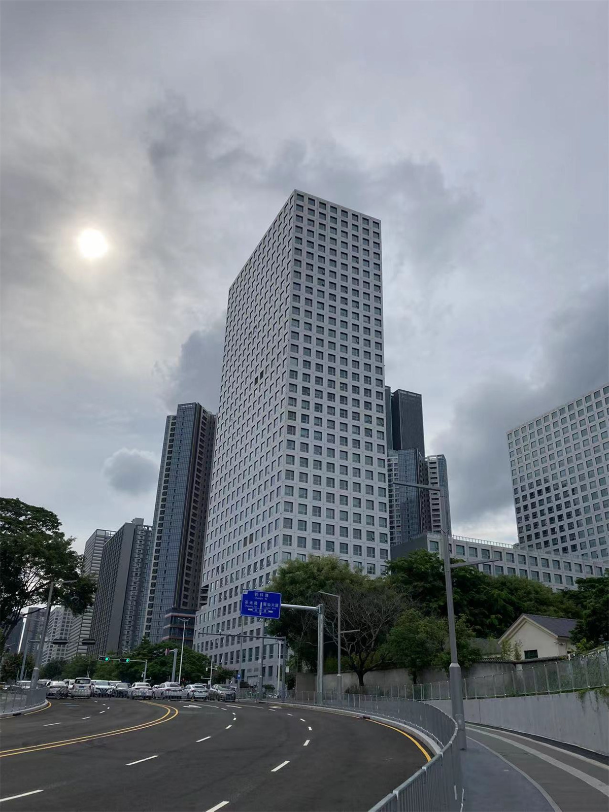 深圳留仙洞总部基地最新建设的超高层立面库 - 品素品设计