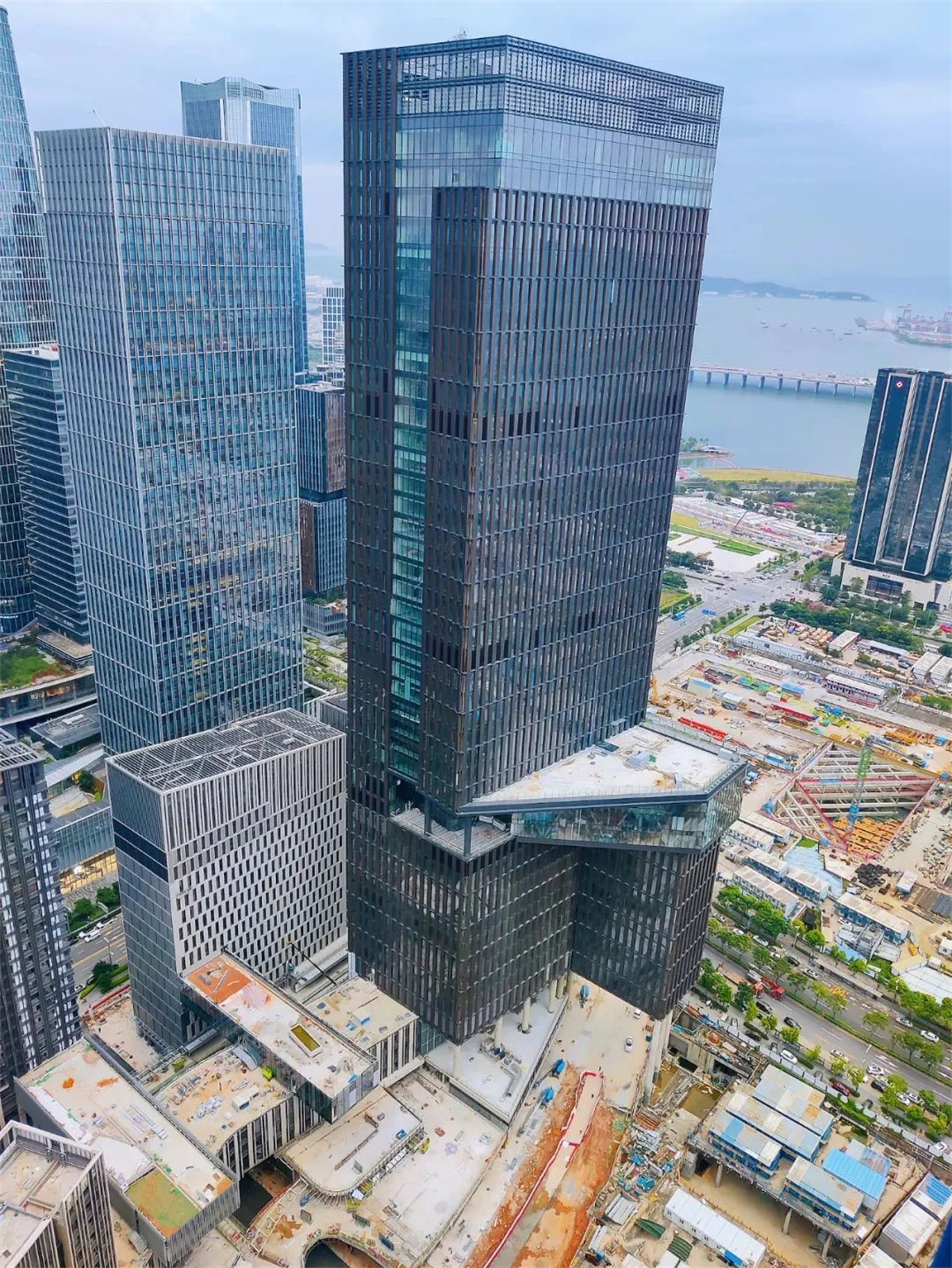 深圳前海大师新作即将建成平安信用卡全球总部大厦