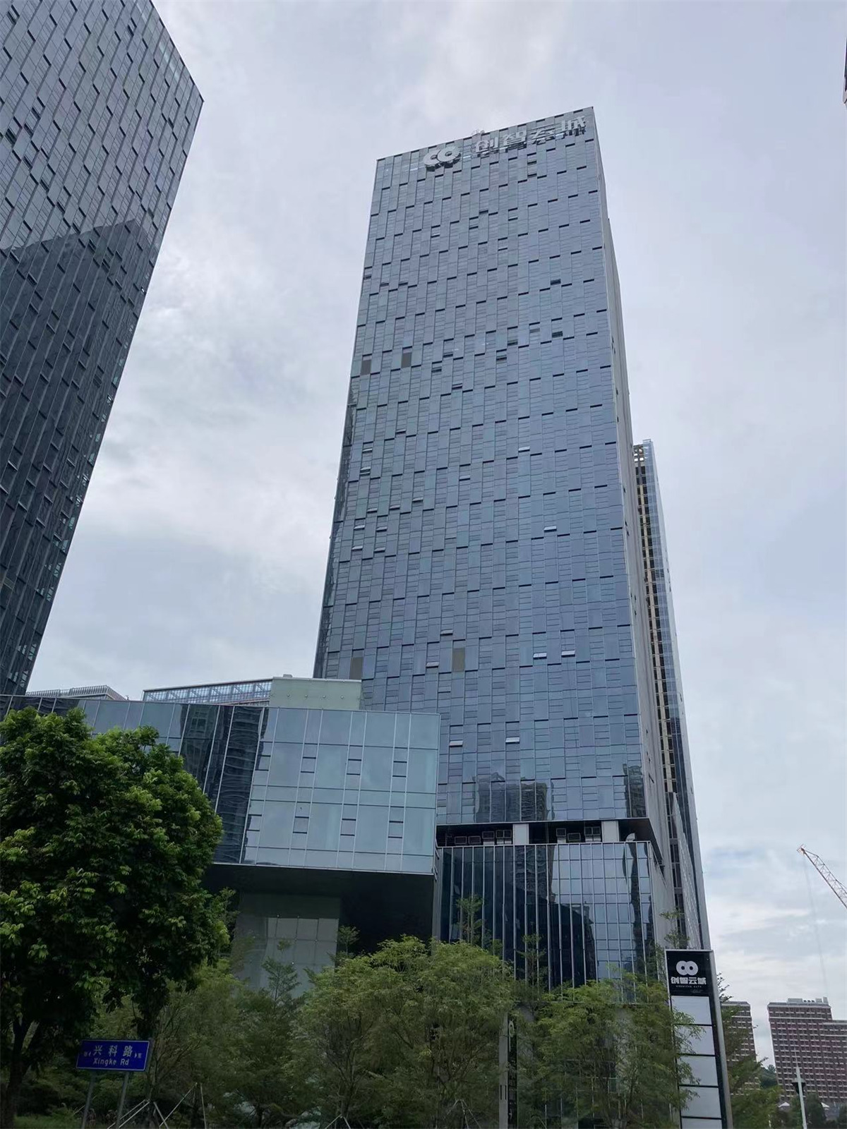 深圳留仙洞总部基地最新建设的超高层立面库 - 品素品设计